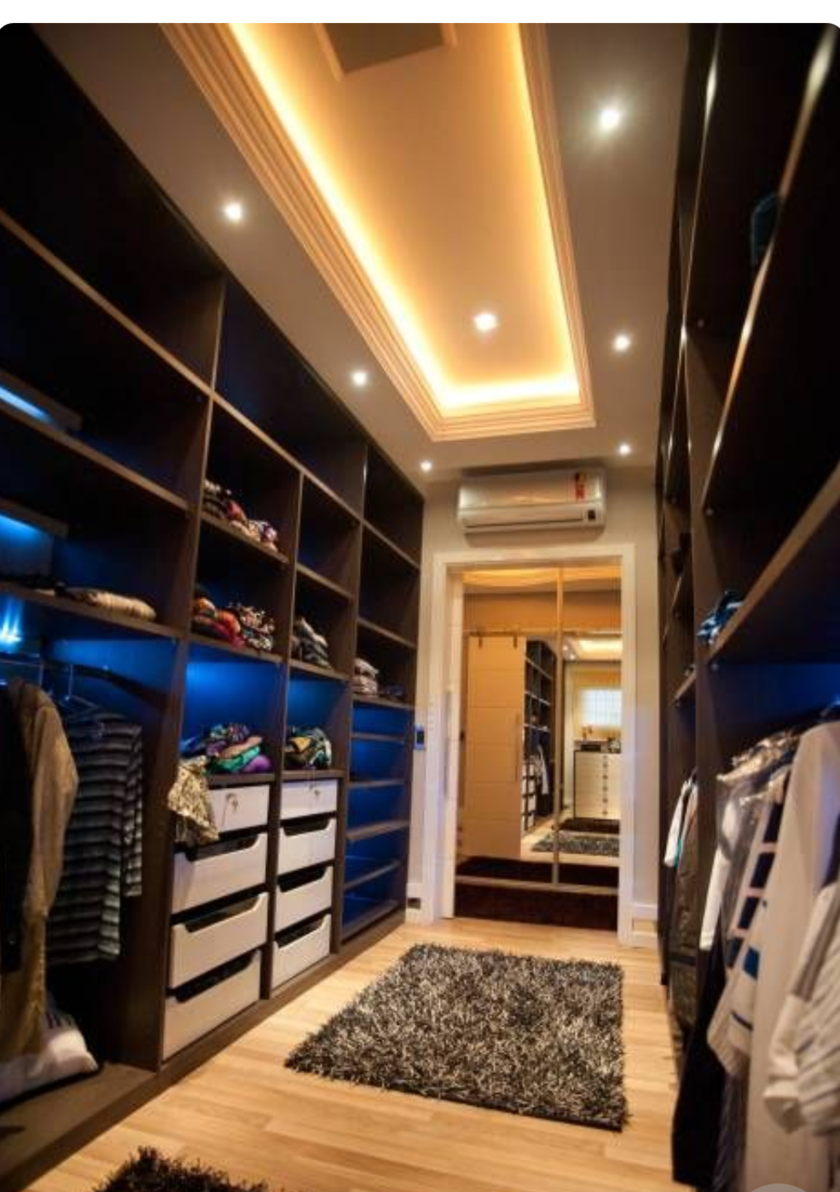 Большая открытая гардеробная комната с комбинированным наполнением Белореченск