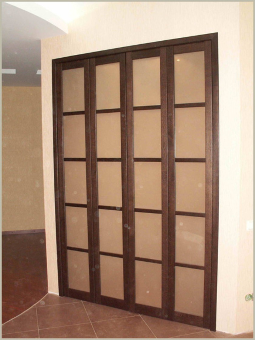 Двери гармошка с матовым стеклом и накладными разделителями Белореченск