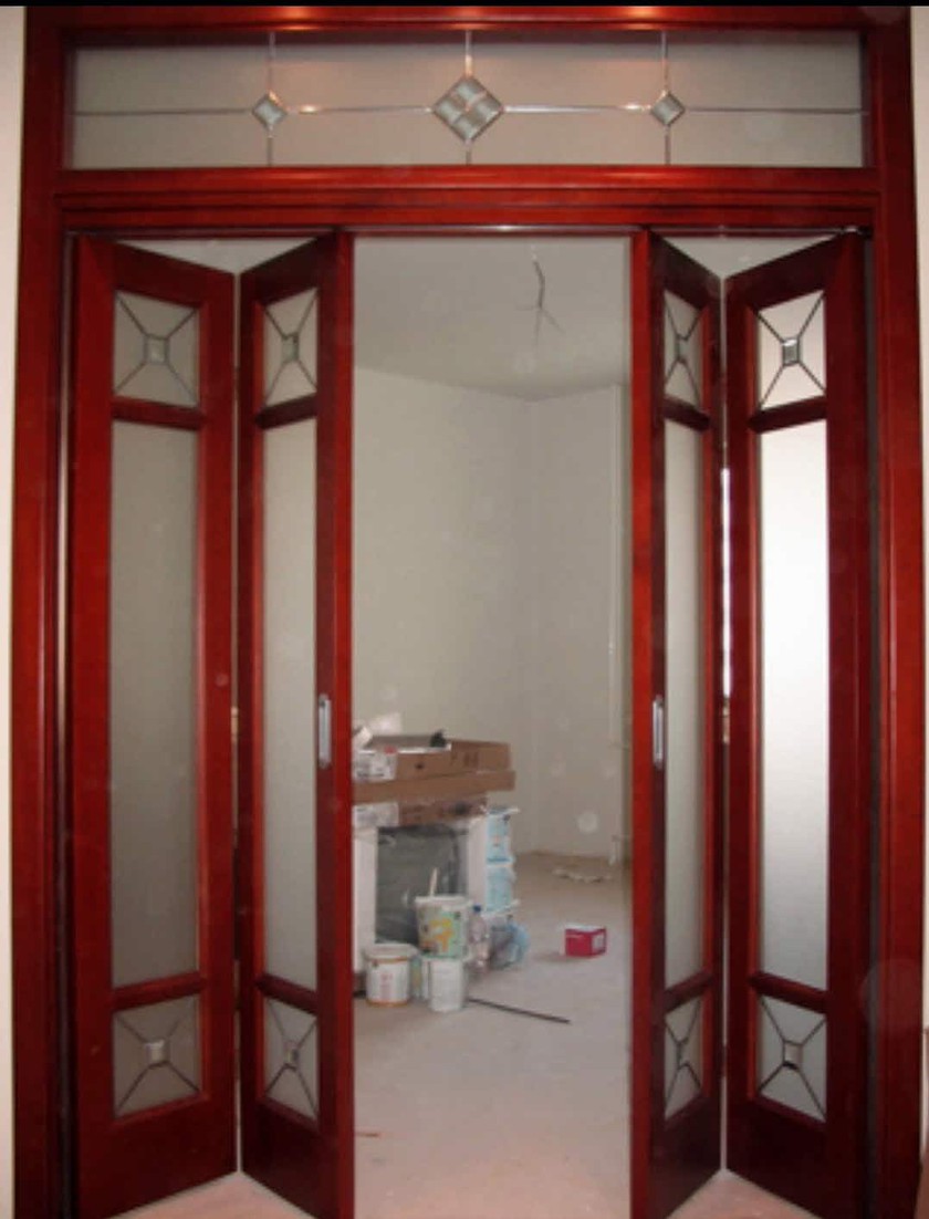Дверь гармошка с декоративными стеклянными вставками Белореченск