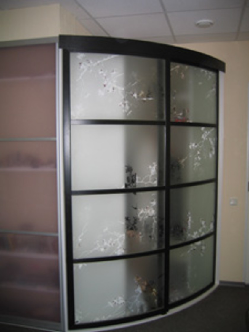Шкаф купе радиусный с рисунком на стекле Белореченск
